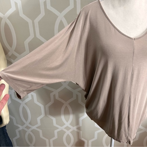 Garnet Hill Taupe V Neckline 3/4 Dolman Sleeve Top Size Large Euc - Picture 6 of 9